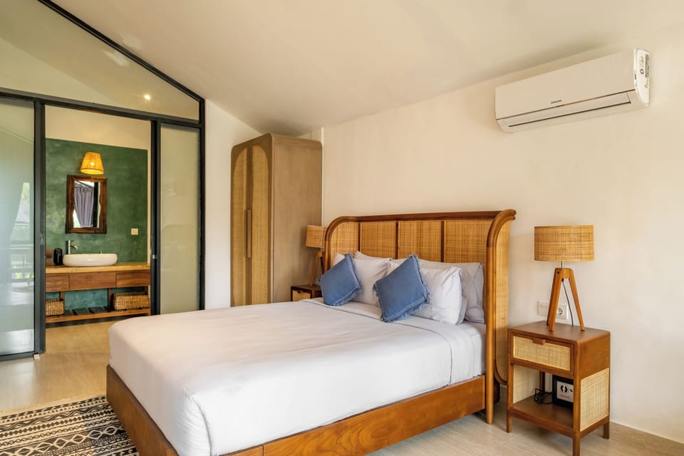 Honeymoon Villa | 1 bedroom, in-room safe, desk, laptop workspace