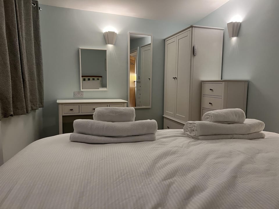 Cabin | 1 bedroom, iron/ironing board, free WiFi, bed sheets