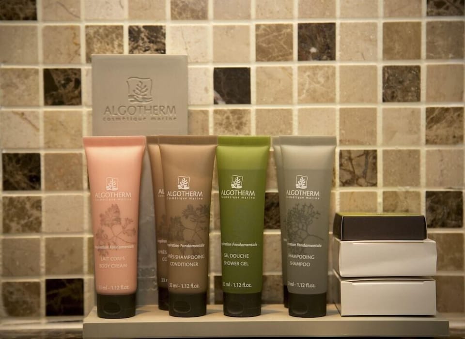 Bathroom amenities