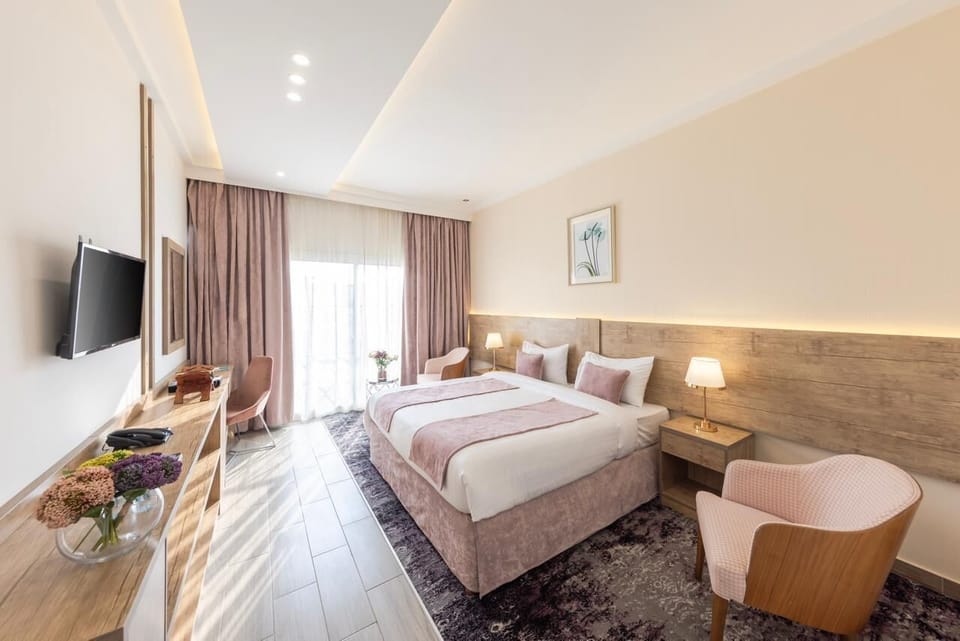 In-room safe, blackout drapes, soundproofing, WiFi (free)