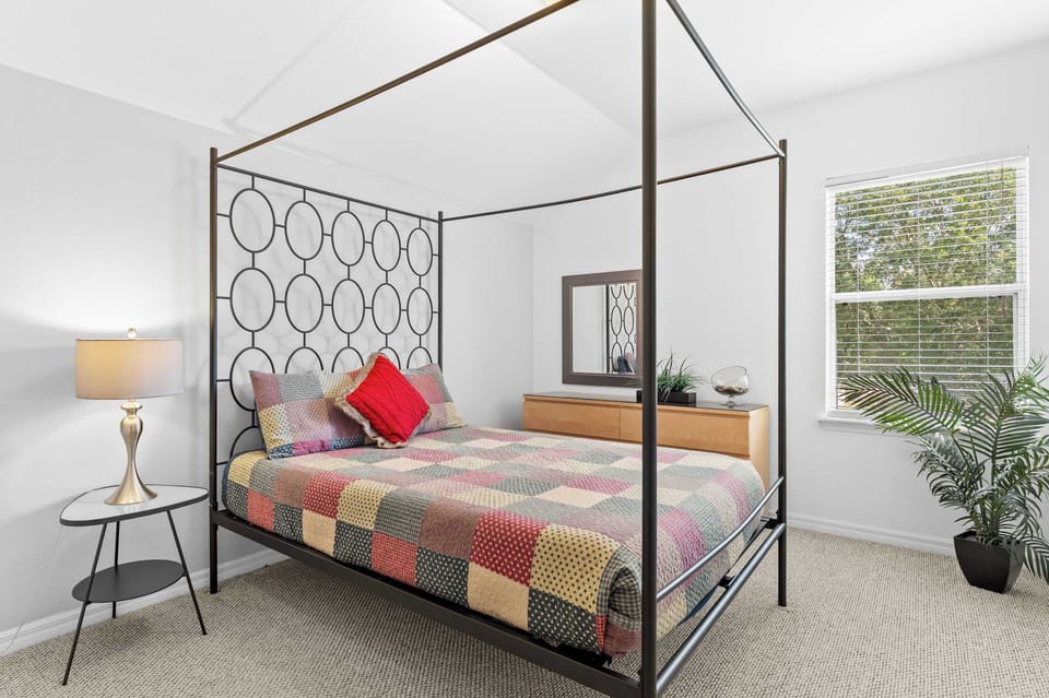 House, Multiple Beds, Pool Access, Garden View (Great Escape to Marbella South) | 5 bedrooms, individually decorated, individually furnished, bed sheets