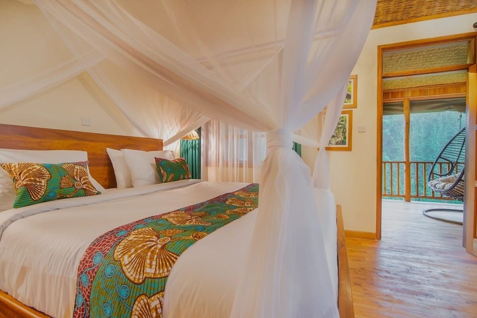 Family Cottage | Premium bedding, minibar (some free items), desk, laptop workspace