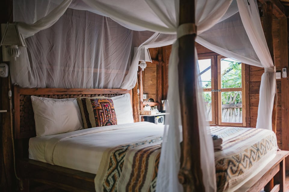 Traditional Bungalow | Individually decorated, individually furnished, desk, laptop workspace