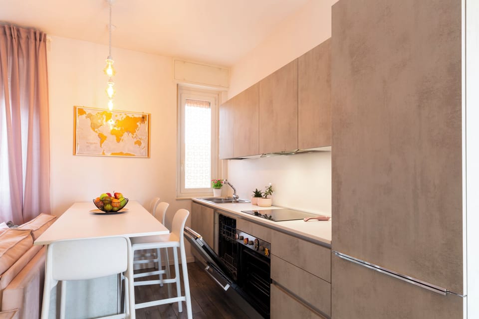 Panoramic Apartment | Private kitchen | Full-size fridge, oven, stovetop, dishwasher