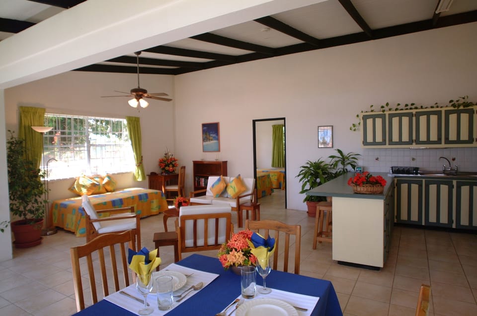 Cottage, 1 Bedroom, Beach View | Living area