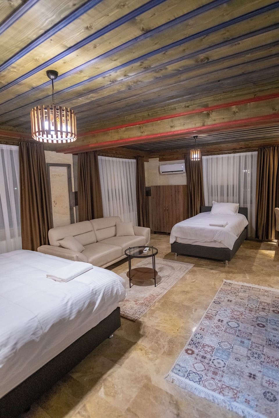 Superior Room | Egyptian cotton sheets, premium bedding, minibar, laptop workspace
