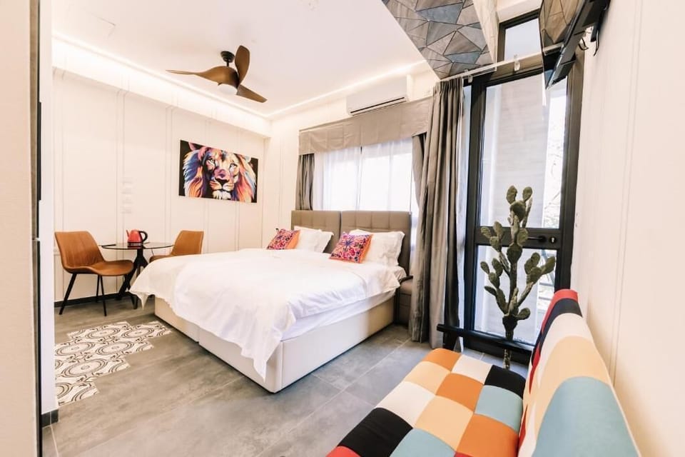 Superior Studio, 1 King Bed | Minibar, iron/ironing board, free WiFi, bed sheets