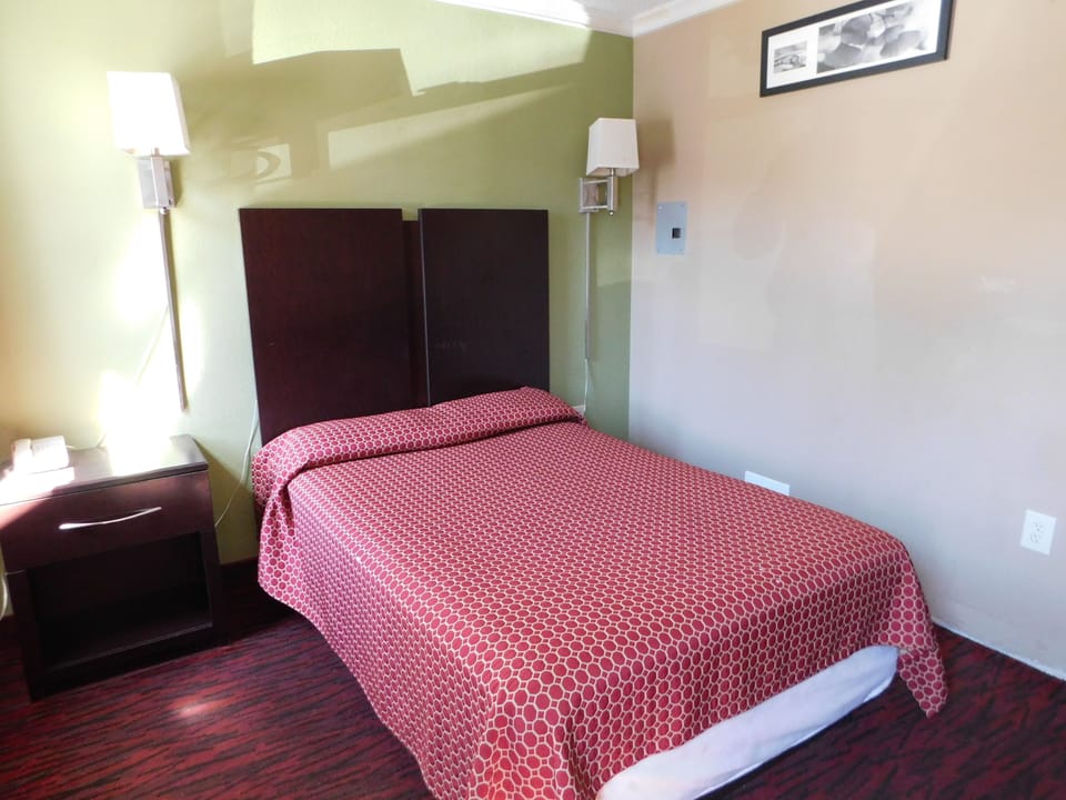Premium bedding, soundproofing, iron/ironing board (on request)
