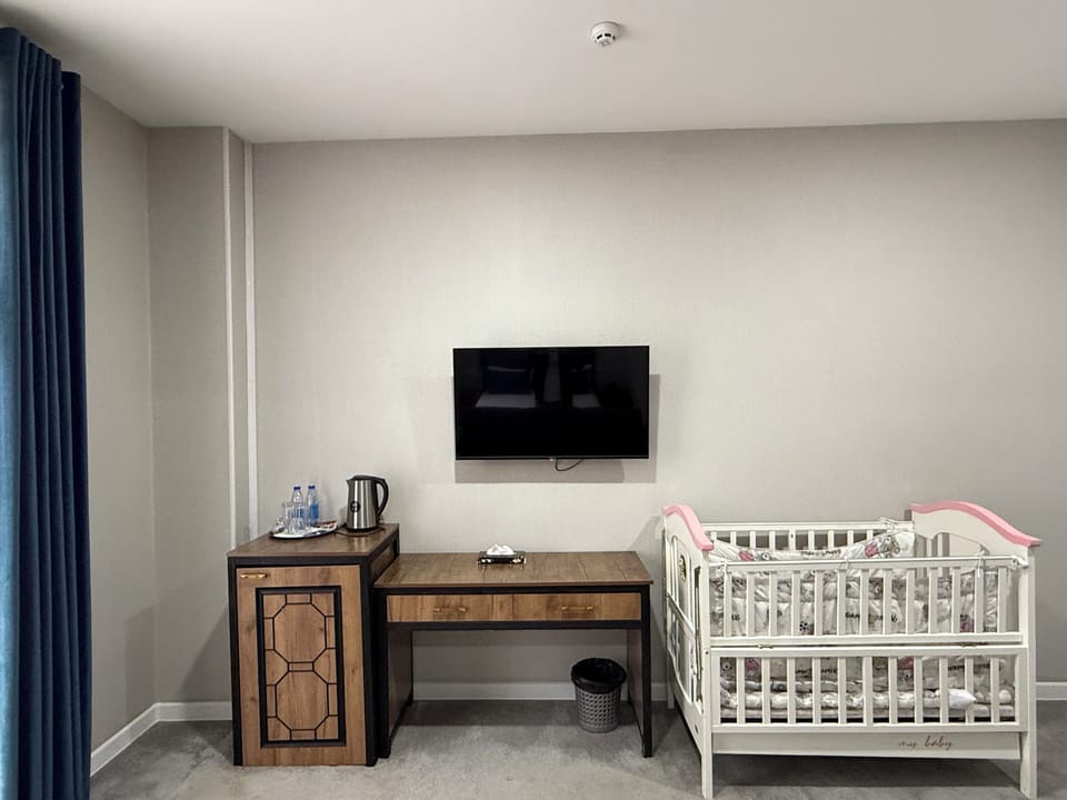 Deluxe Double Room | Desk, soundproofing, iron/ironing board, WiFi (free)