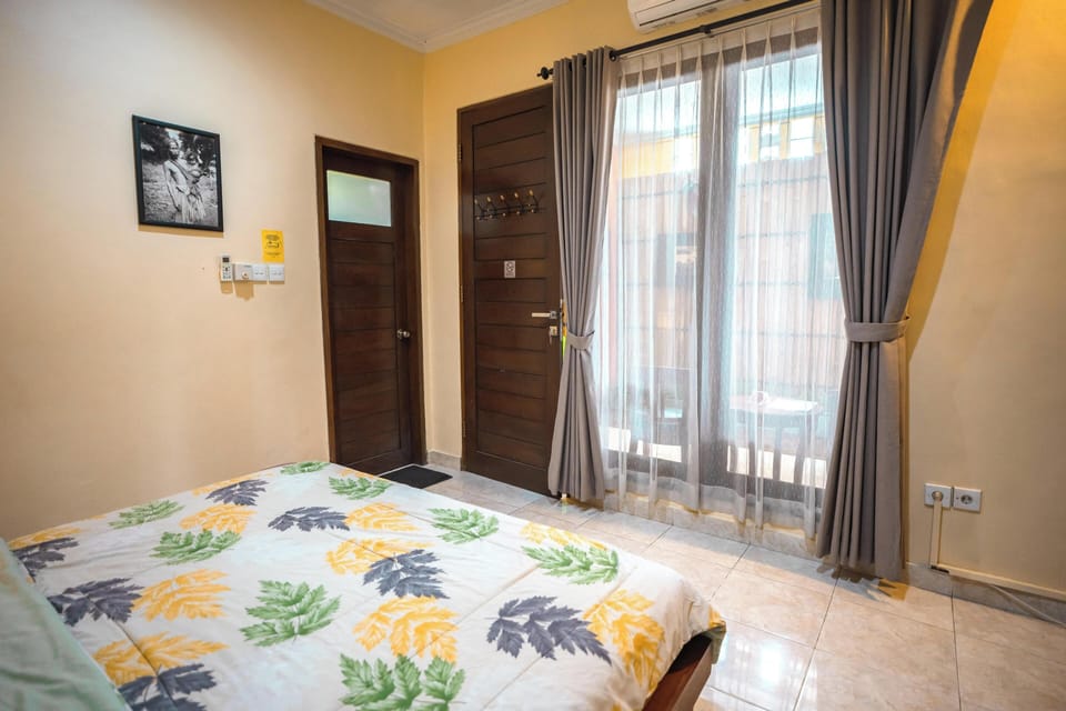 Standard Double Room | Desk, free WiFi, bed sheets