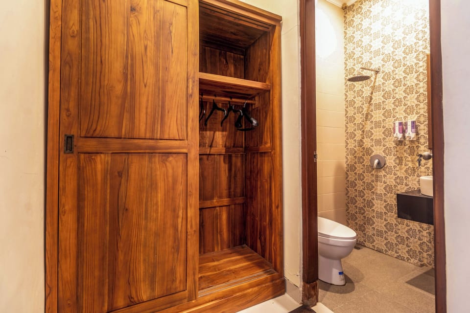 Balinese Room | Bathroom | Shower, rainfall showerhead, towels, soap