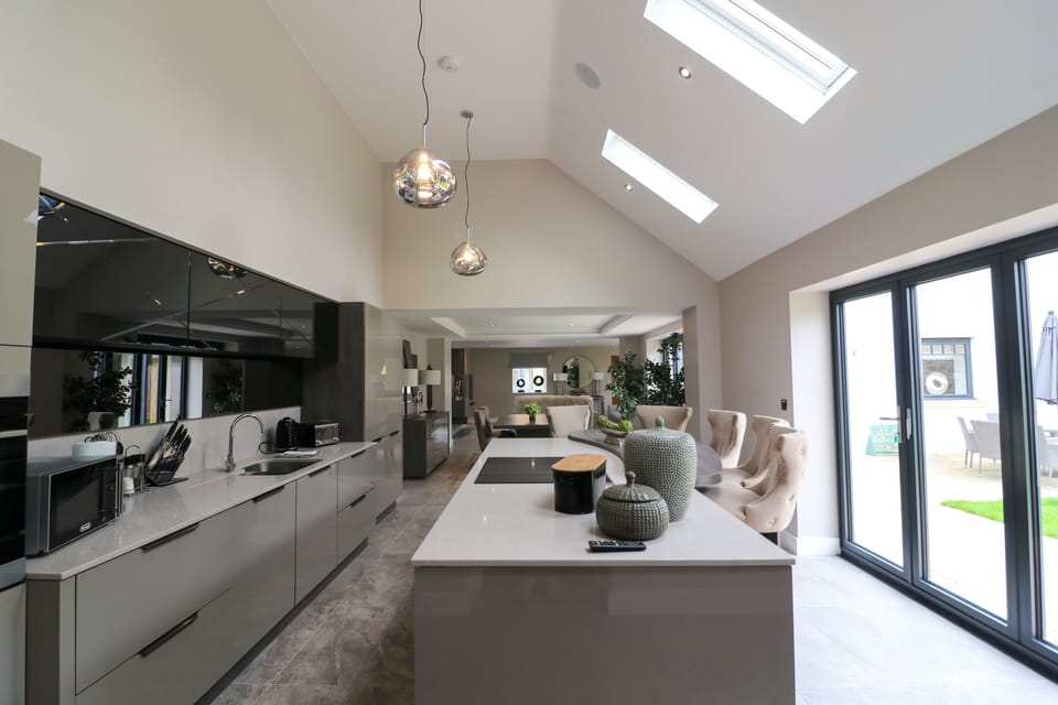 House | Private kitchen | Fridge, microwave, oven, stovetop