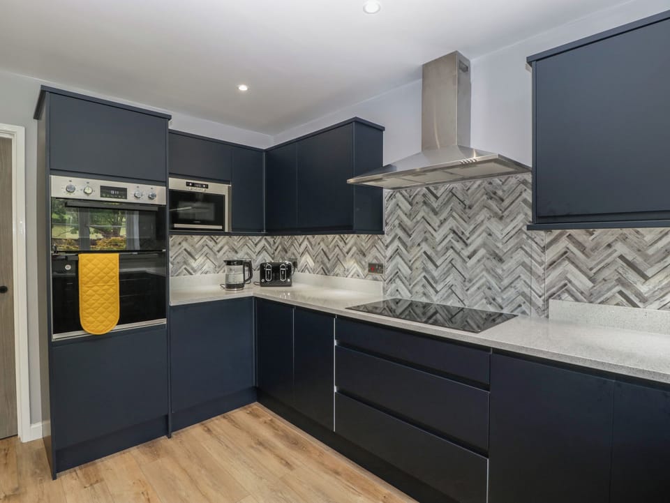 Fridge, dishwasher, electric kettle, toaster