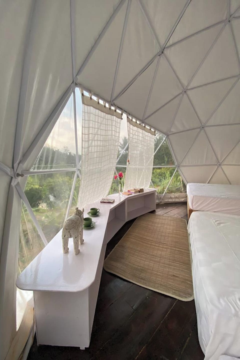 Family Tent | Desk, free WiFi, bed sheets