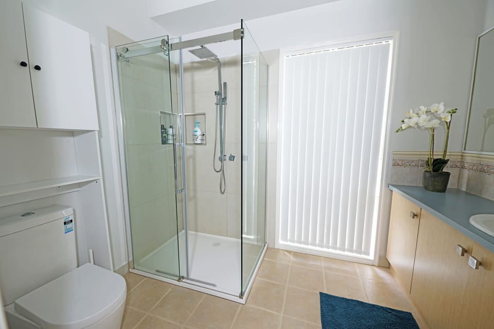 Hallam 5BRM Rental Entire House House in Melbourne