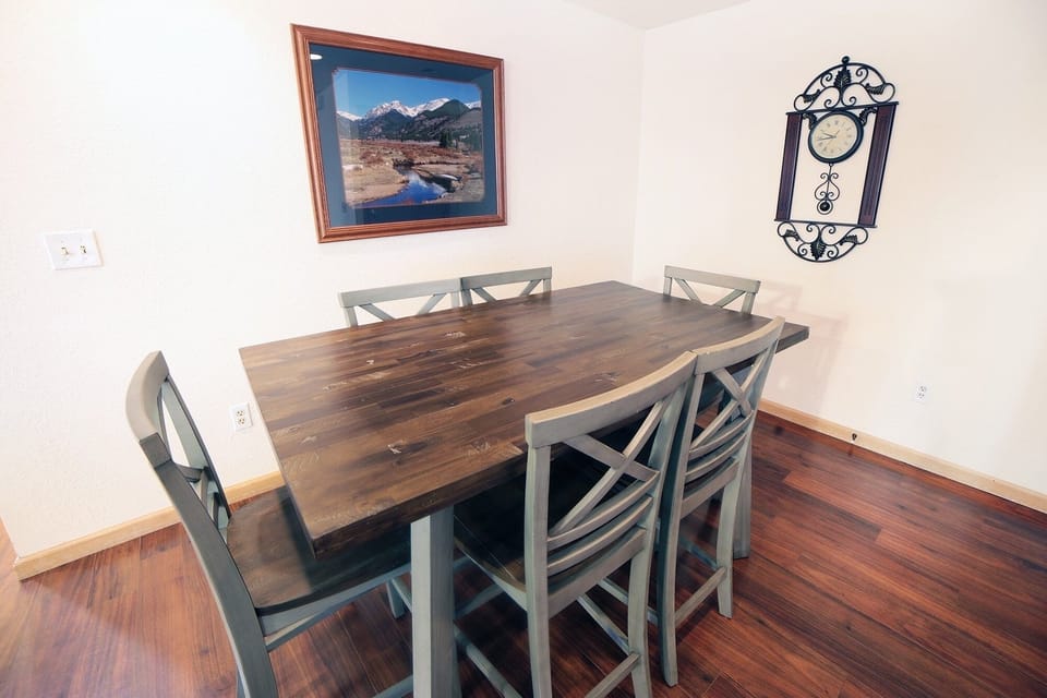 Cabin, 1 Bedroom | Dining