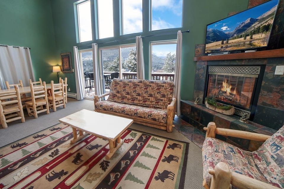 Cabin, 2 Bedrooms | Living area