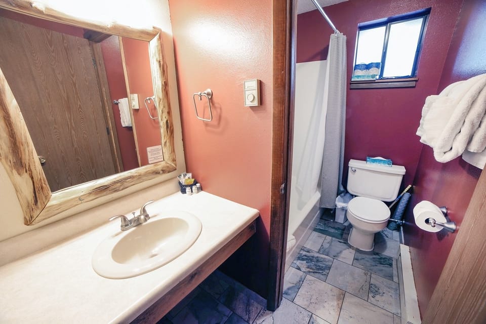 Timber Creek Chalets: 7 2 Bedroom Cabin Cabin in Estes Park