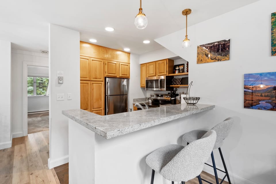 Condo, 2 Bedrooms | Private kitchen | Fridge, oven, coffee/tea maker, toaster