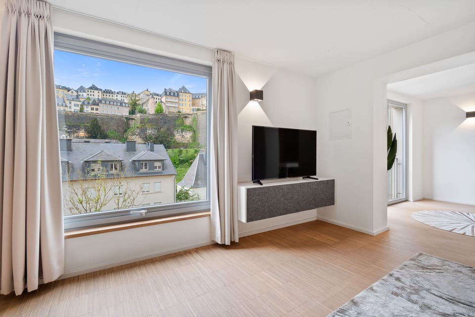 Apartment | Living area | Smart TV