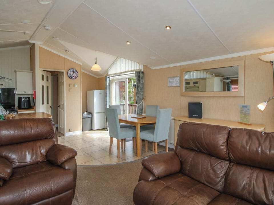 Cottage | Living area | Fireplace