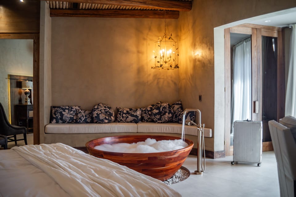 Grand Suite | Egyptian cotton sheets, premium bedding, down comforters, pillowtop beds