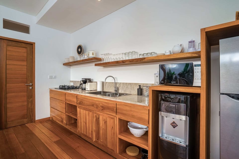 Basic Villa, Multiple Beds | Private kitchen | Fridge, microwave, stovetop, toaster