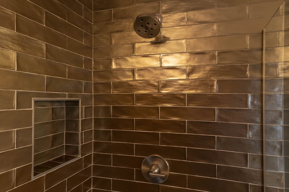 Comfort Room, 1 King Bed (Room 10) | Bathroom | Shower, hair dryer, bathrobes