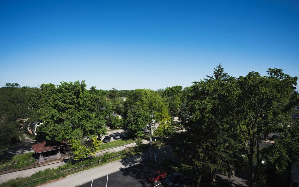 Deluxe Room, 1 King Bed, City View | Egyptian cotton sheets, premium bedding, down comforters, pillowtop beds