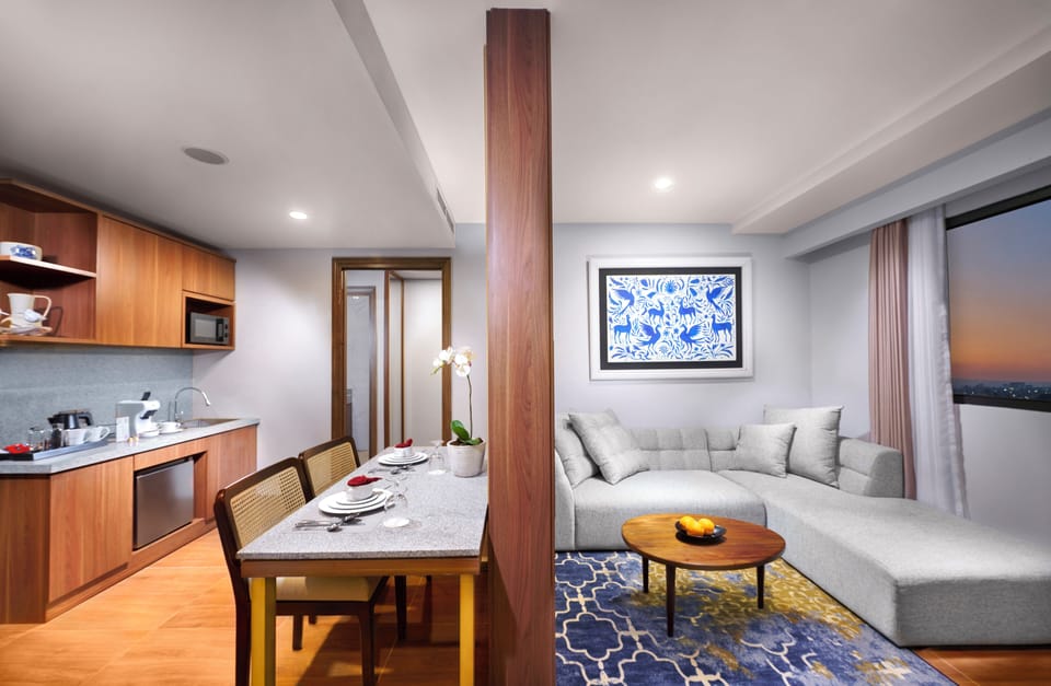 Penthouse | Living area | LED TV, smart speakers
