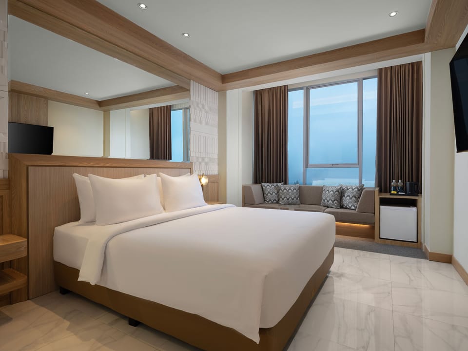 Premier Double Room, 1 King Bed | Free WiFi