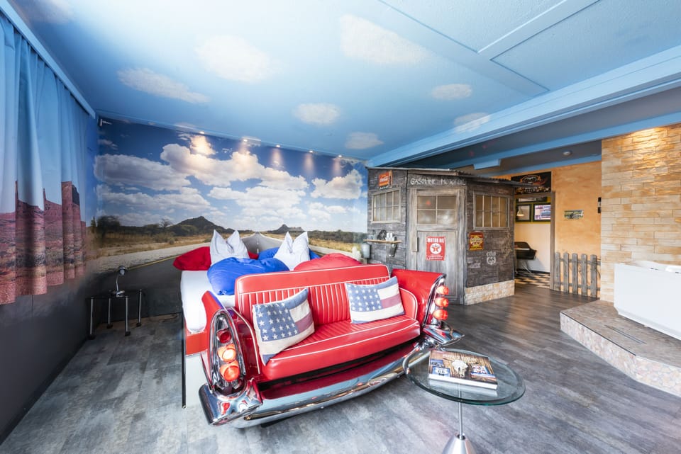 Suite, Sauna (Route 66) | 1 bedroom, free minibar, individually decorated, individually furnished