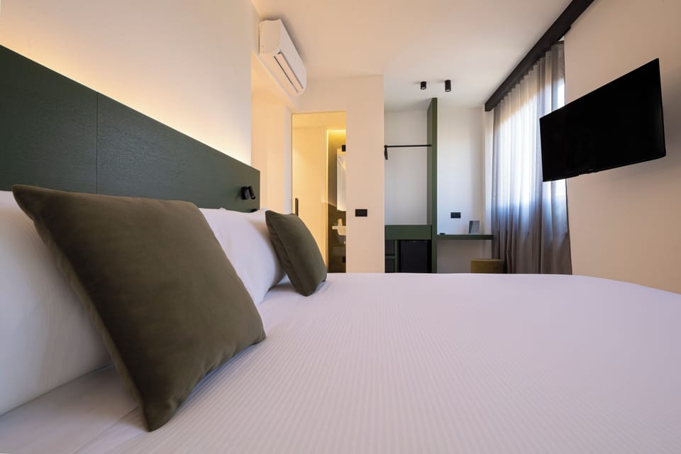 Double Room | In-room safe, desk, blackout drapes, soundproofing