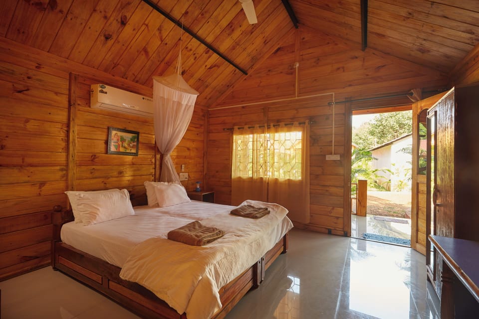 Deluxe Cottage, Balcony, Hill View | 1 bedroom, memory foam beds, desk, laptop workspace