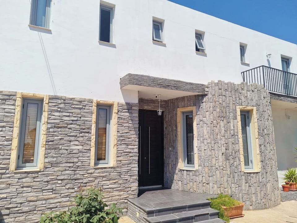 Villa | Exterior