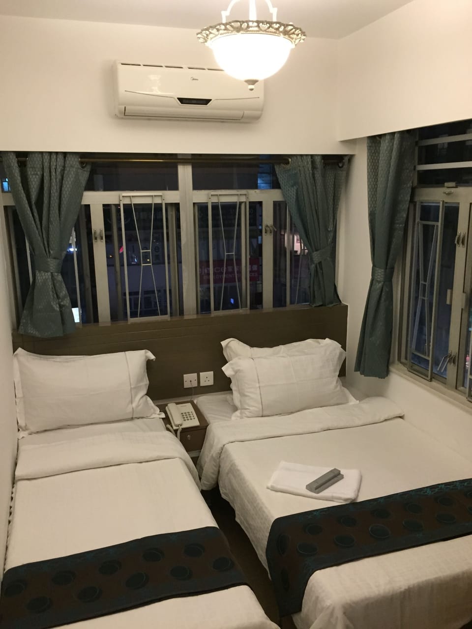 Triple Room | Premium bedding, iron/ironing board (on request), WiFi (free)