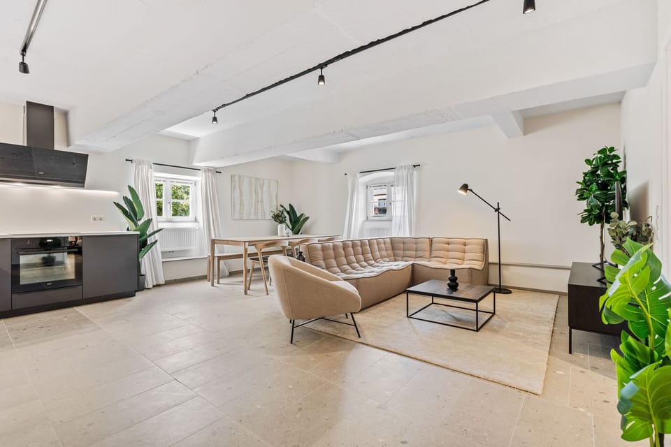 Apartment | Living area | Smart TV