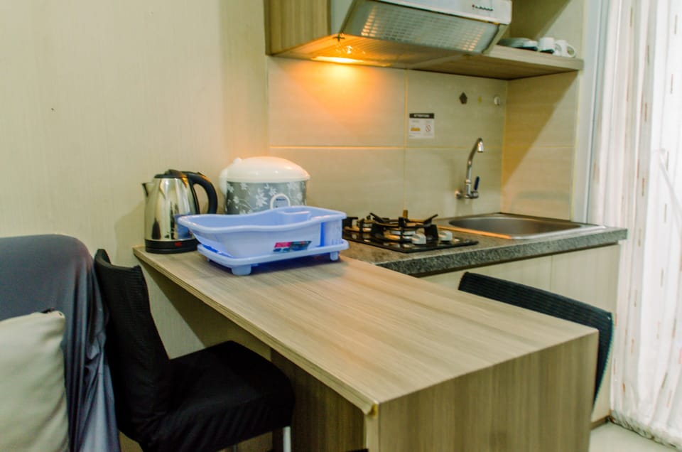 Apartment | Private kitchen | Full-size fridge, stovetop