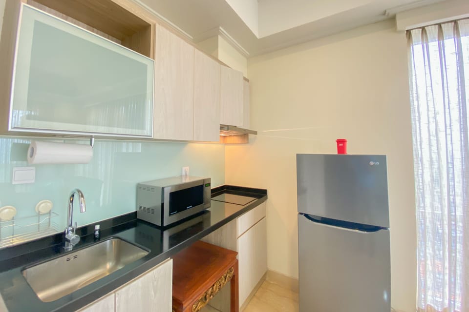 Apartment | Private kitchen | Full-size fridge, stovetop