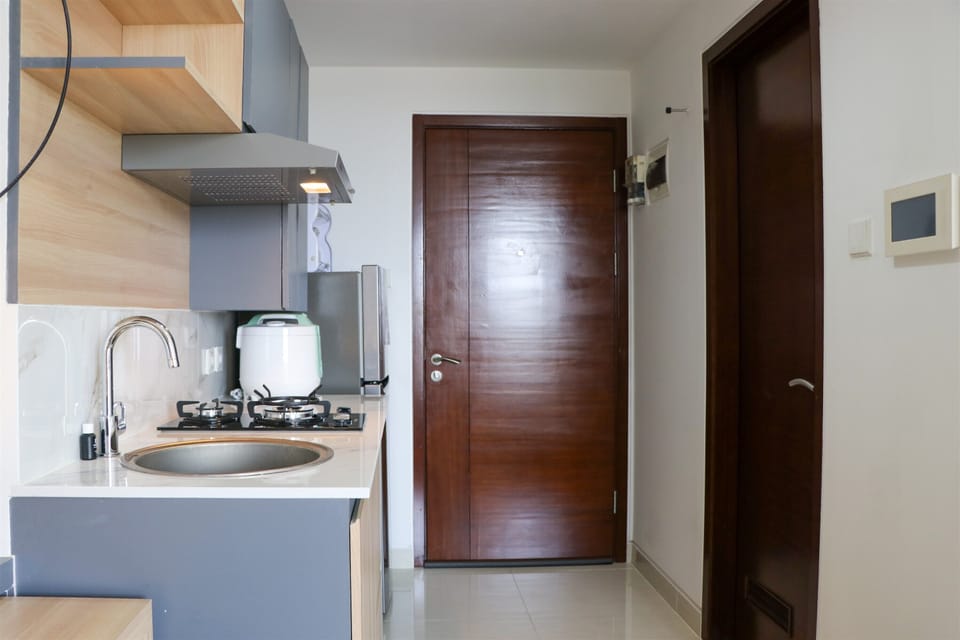 Studio | Private kitchen | Full-size fridge, stovetop