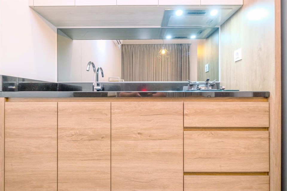Apartment | Private kitchen | Full-size fridge, stovetop