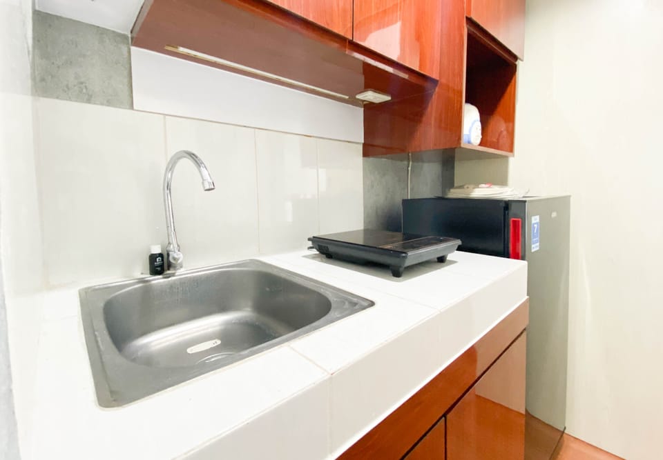Studio | Private kitchen | Full-size fridge, stovetop