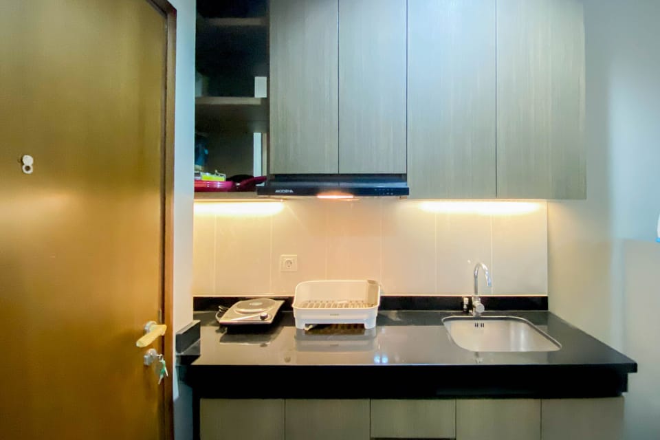Studio | Private kitchen | Full-size fridge, stovetop