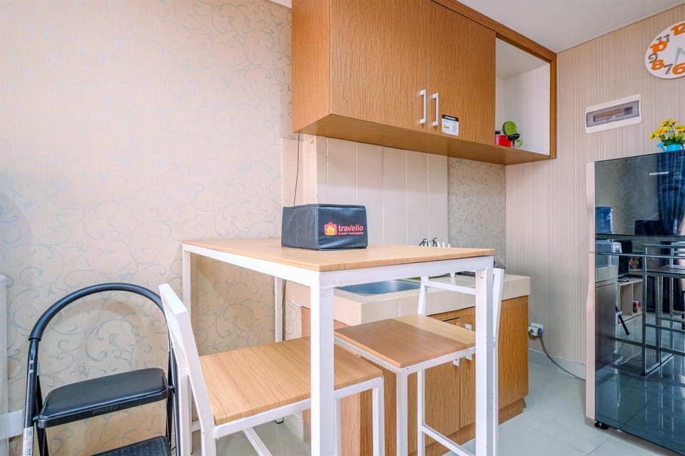 Apartment | Private kitchen | Full-size fridge, stovetop