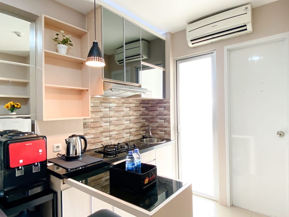Apartment | Private kitchen | Full-size fridge, stovetop