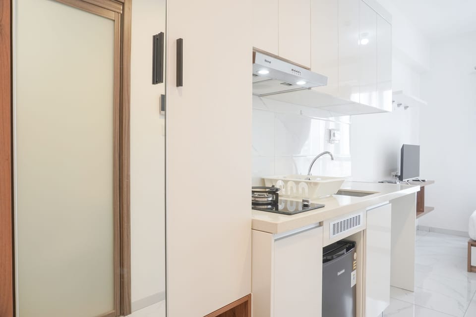 Studio | Private kitchen | Full-size fridge, stovetop