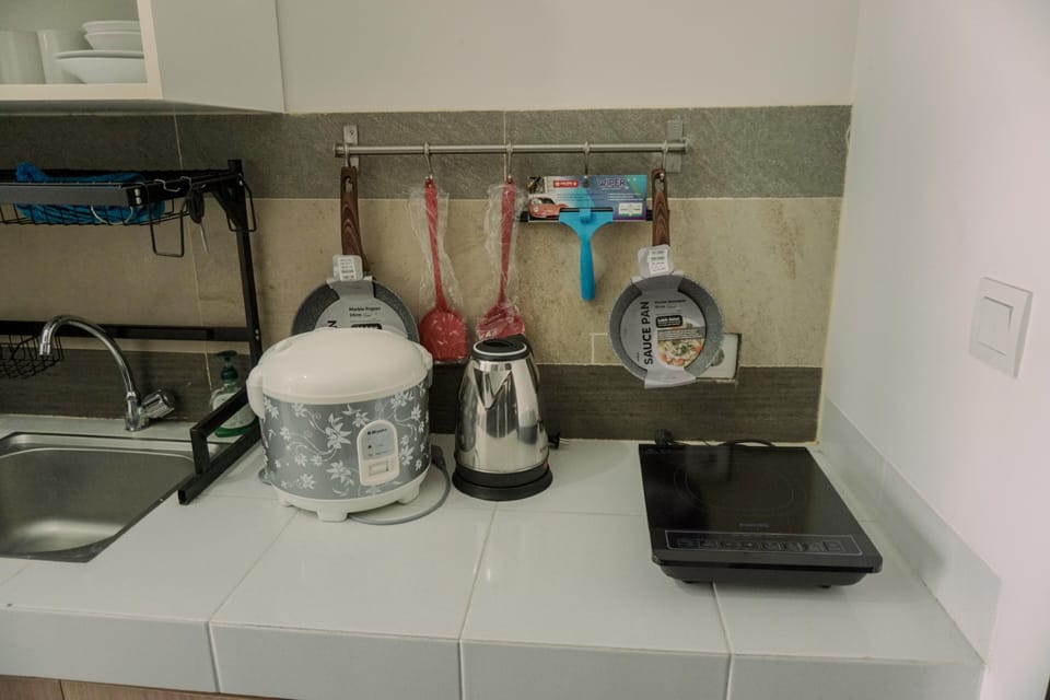 Studio | Private kitchen | Full-size fridge, stovetop, rice cooker