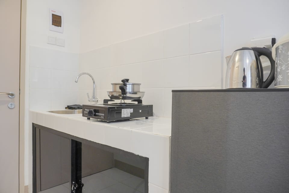 Studio | Private kitchen | Full-size fridge, stovetop, rice cooker