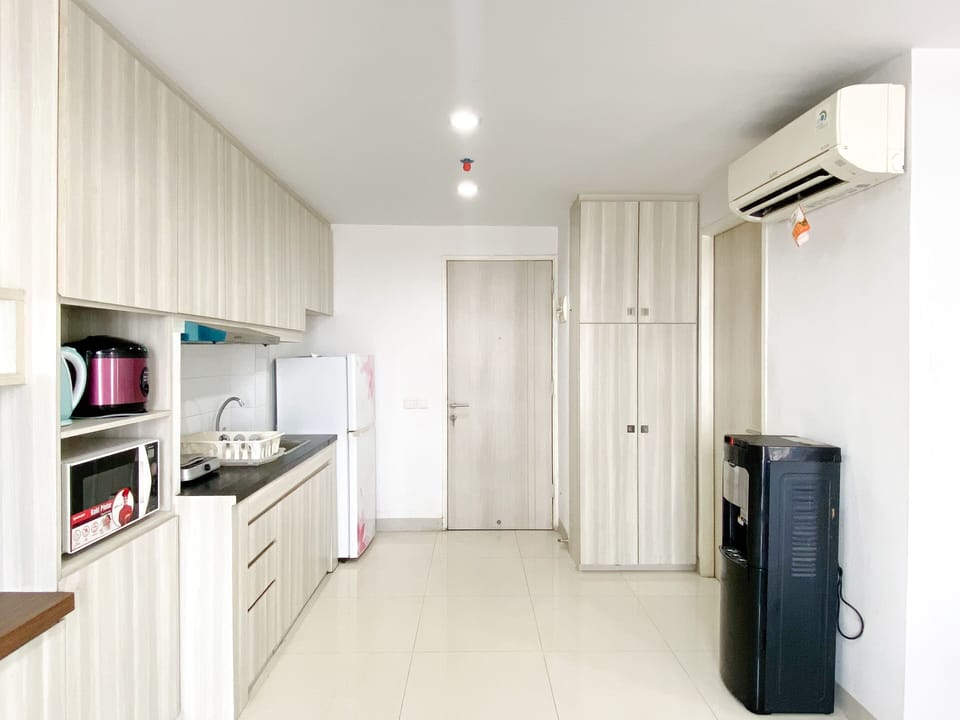 Studio | Private kitchen | Full-size fridge, stovetop, rice cooker