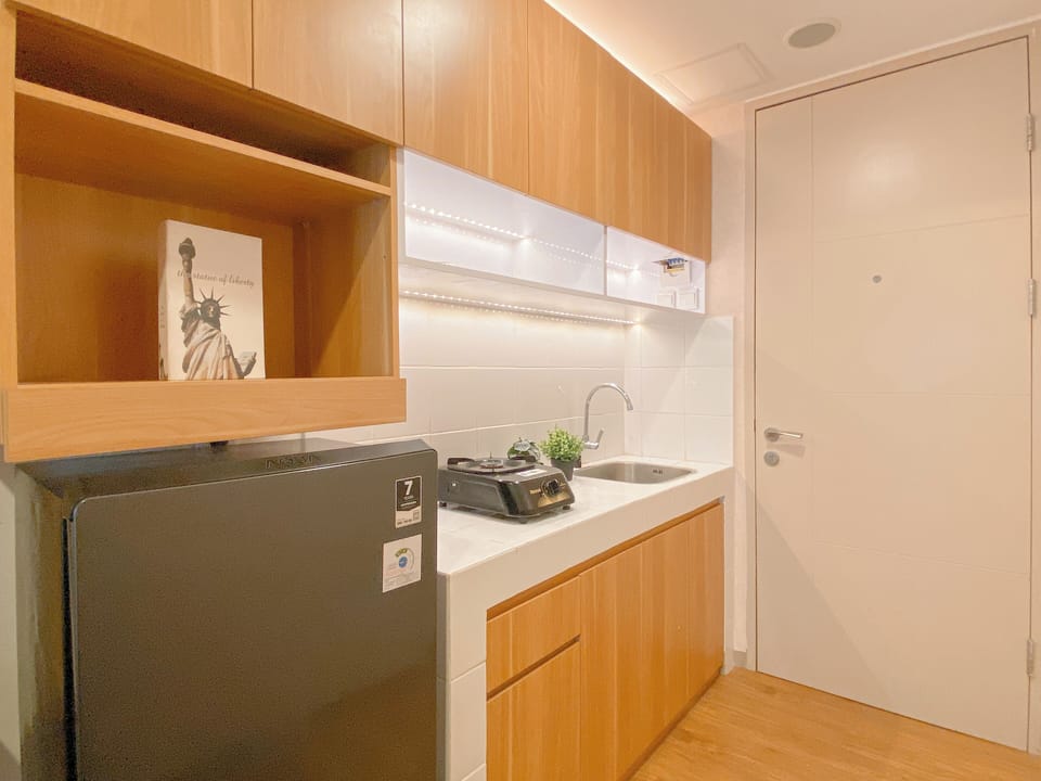 Studio | Private kitchen | Full-size fridge, stovetop, rice cooker